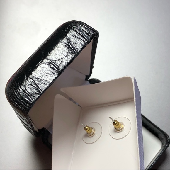 🌞2/$30 Yellow Cubic Zirconium Earrings - Picture 5 of 7